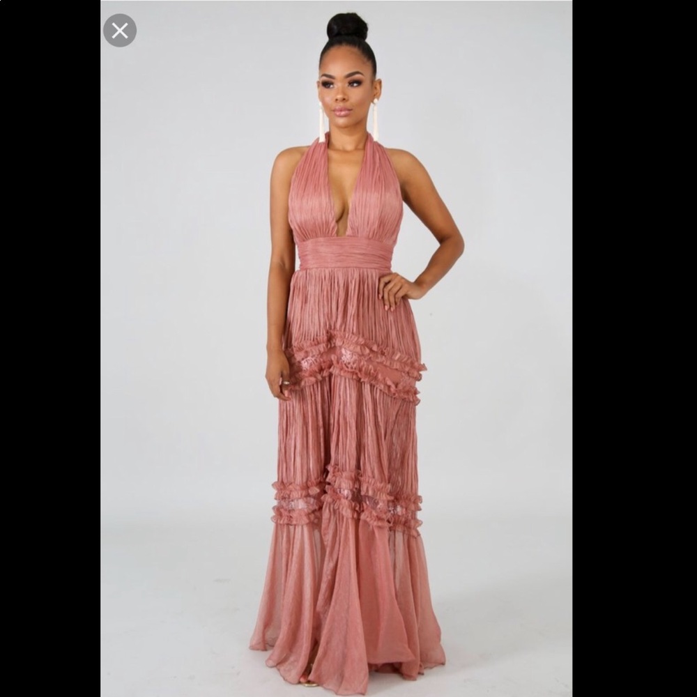 STUNNING&  GORGEOUS NEW MUAVE DRESS/GOWN